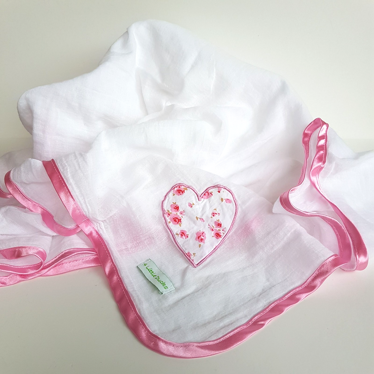 4 Little Ducks MUSLIN BABY BLANKET Swaddle 100% Cotton Satin Edge Heart White0