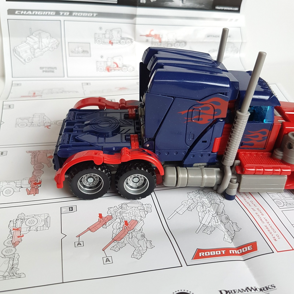 Transformers OPTIMUS PRIME Truck 2007 18cm Autobot Robot Action Figure Toy EUC3
