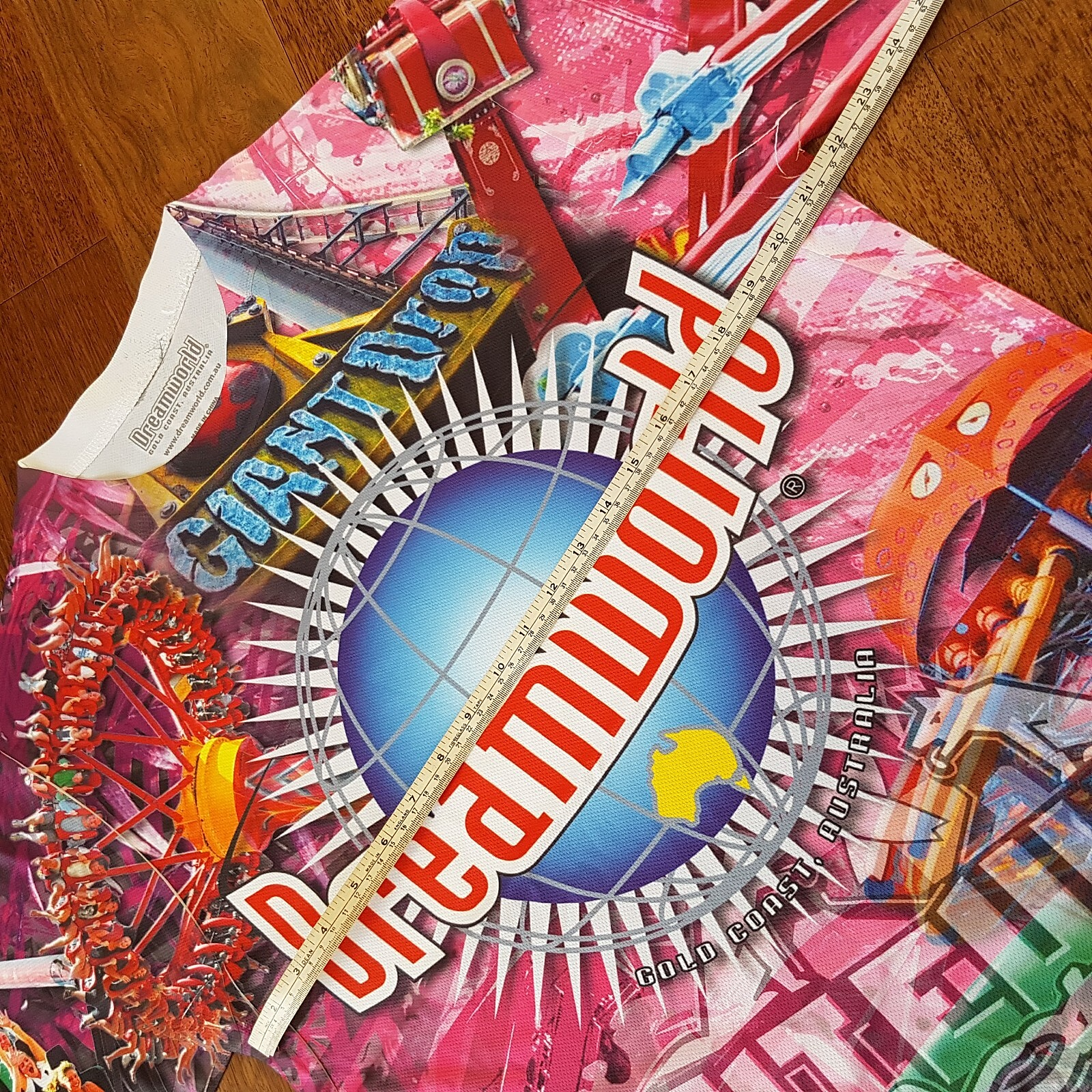 Dreamworld GRAPHIC LOGO T Shirt White Waterworld MEDIUM Theme Park Merch Dye Sub11