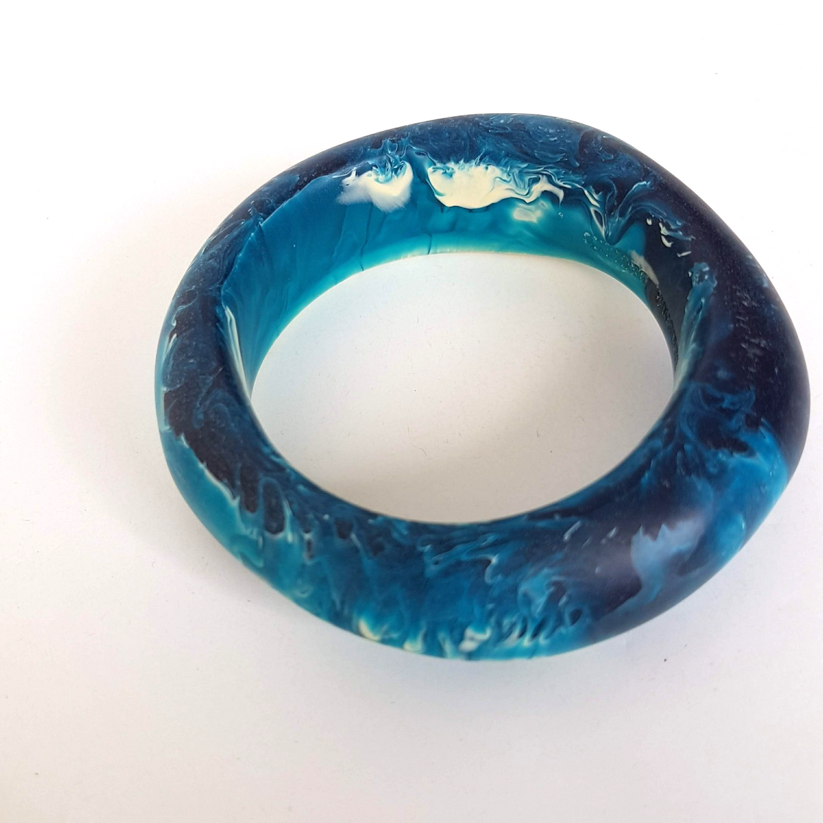 DINOSAUR DESIGNS Polished Resin Bangle BLUE Ocean 2.5" Diameter Beach Bracelet3