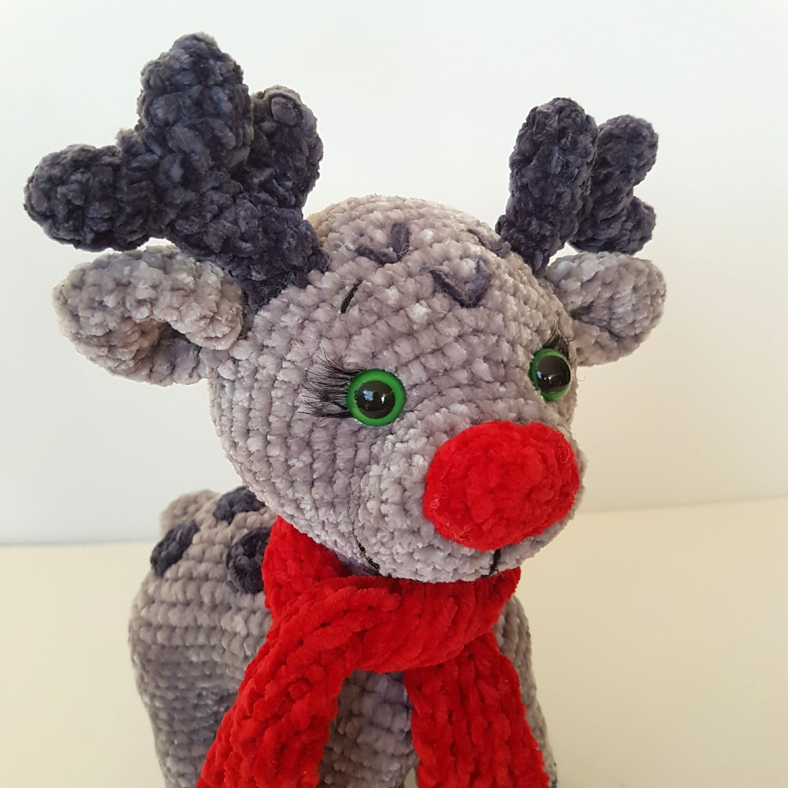 Handmade Crochet CHENILLE CHRISTMAS REINDEER Plush 21cm Soft Toy Stuffed Animal1