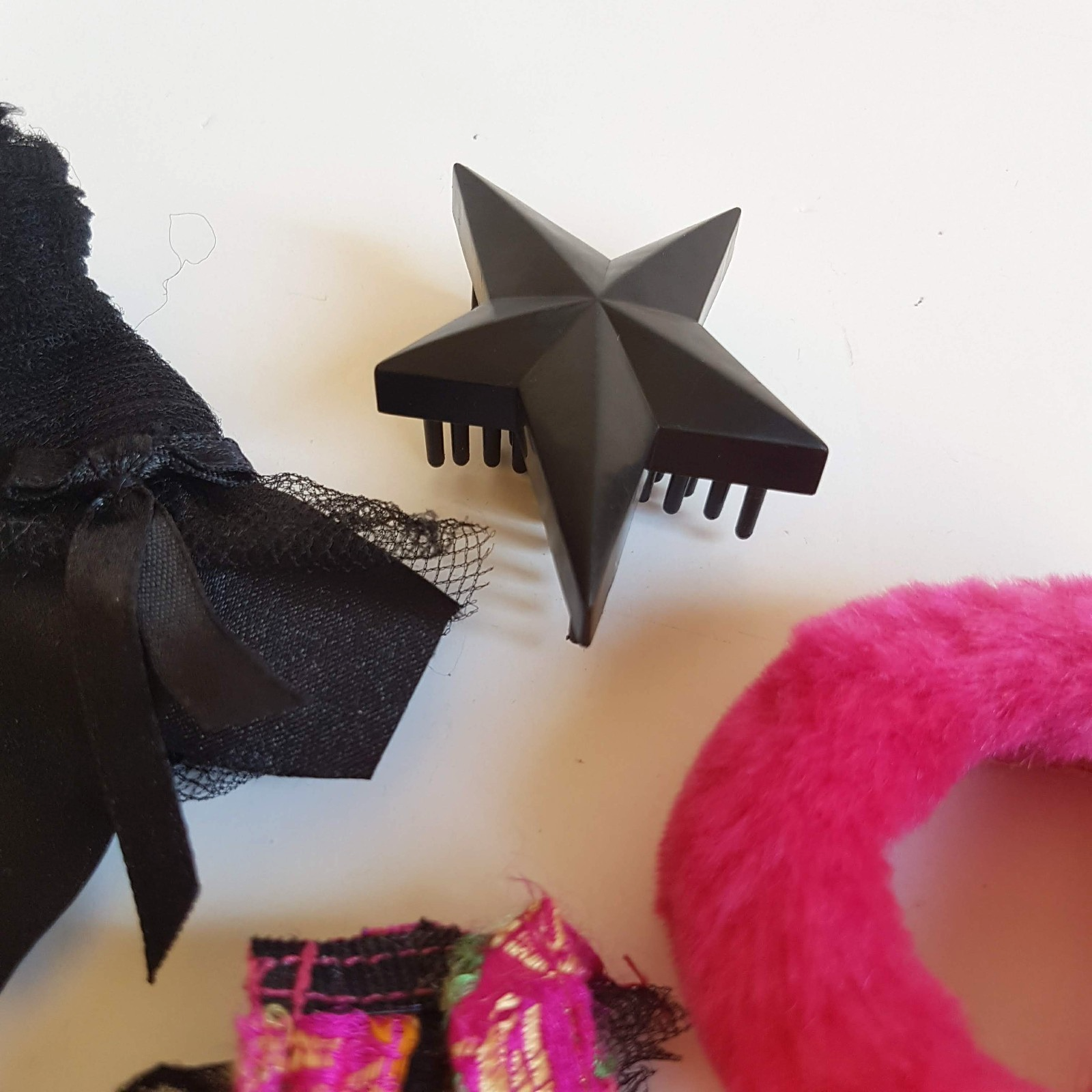 Bratz Doll OOH LA LA DANA Replacement Shirt Boa Dress Brush Fashion Doll Parts2