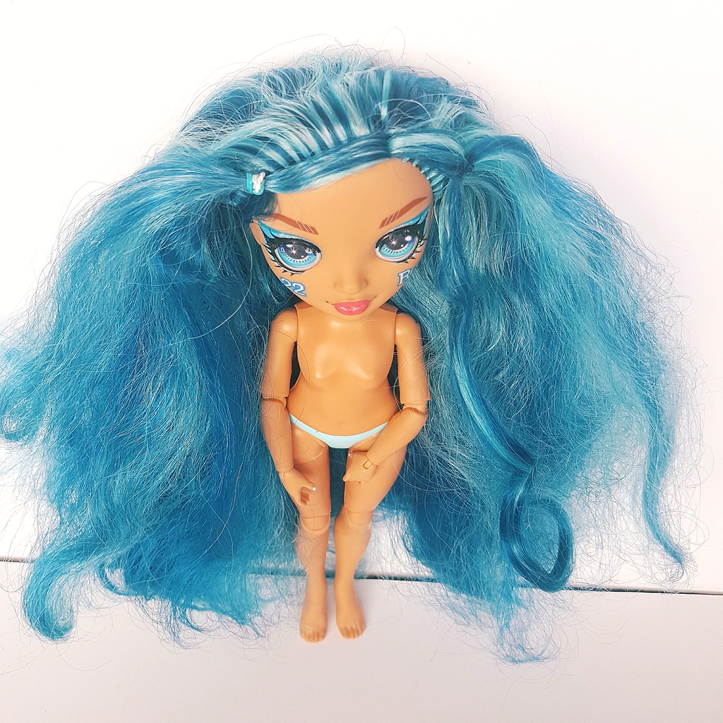 Rainbow High CHEERLEADER SKYLAR Bradshaw Fashion Doll Blue Cheer Blue Doll Toy5