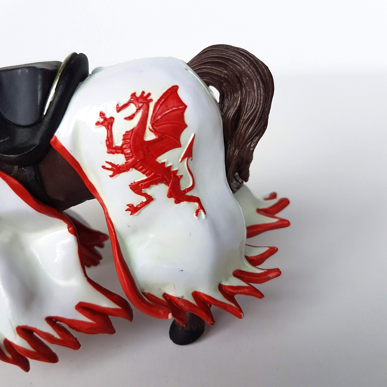 Papo MEDIEVAL KNIGHT HORSE 2006 White Red Dragon Action Figure Armour Kids Toy2