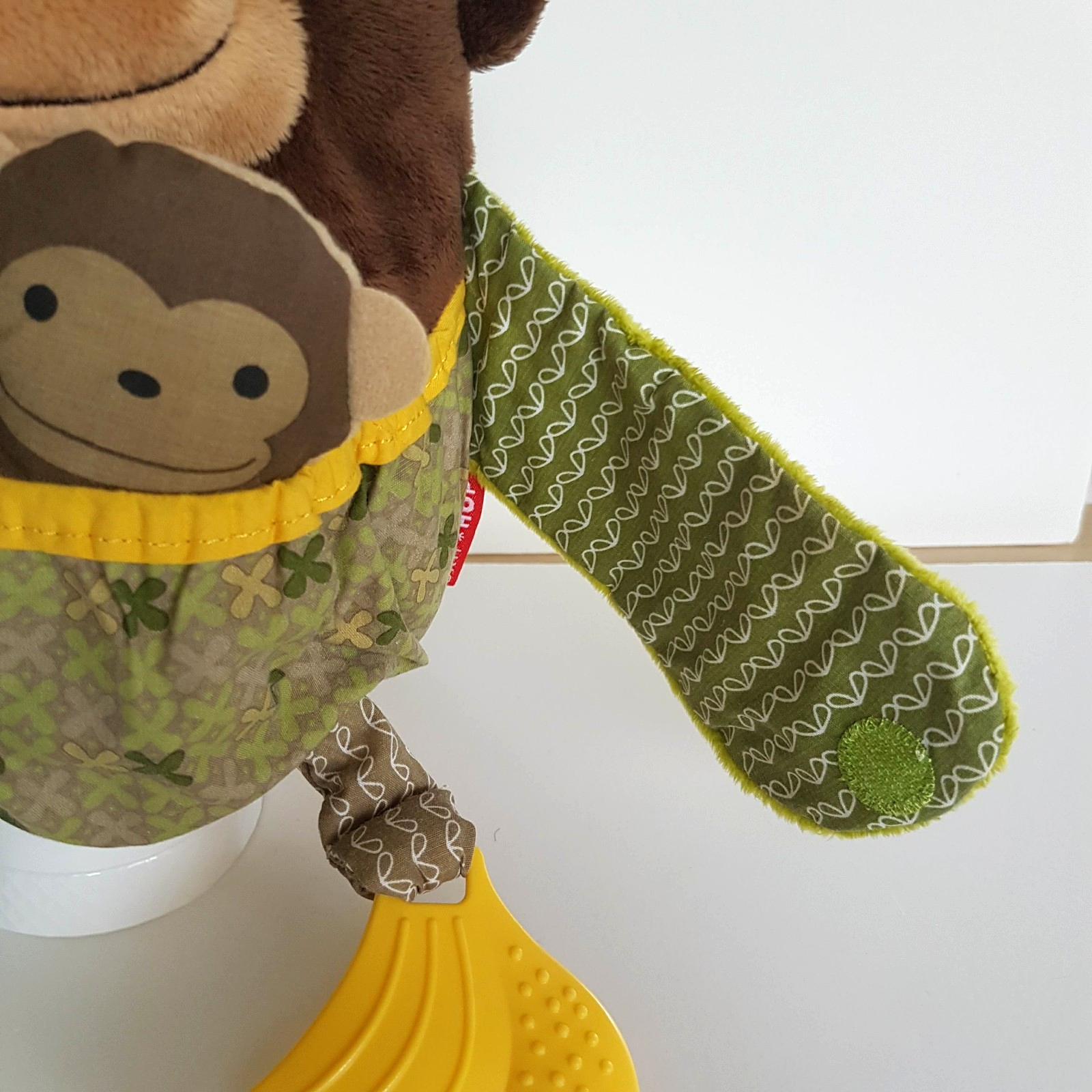 Skip Hop MONKEY & BABY Baby Activity Toy Rattle Soft Toy Crinkle Mirror Soft Toy9