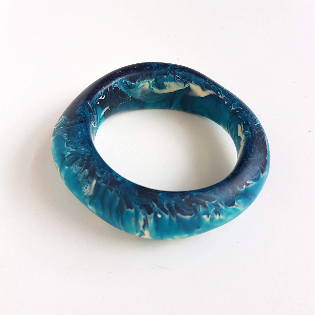 DINOSAUR DESIGNS Polished Resin Bangle BLUE Ocean 2.5" Diameter Beach Bracelet0