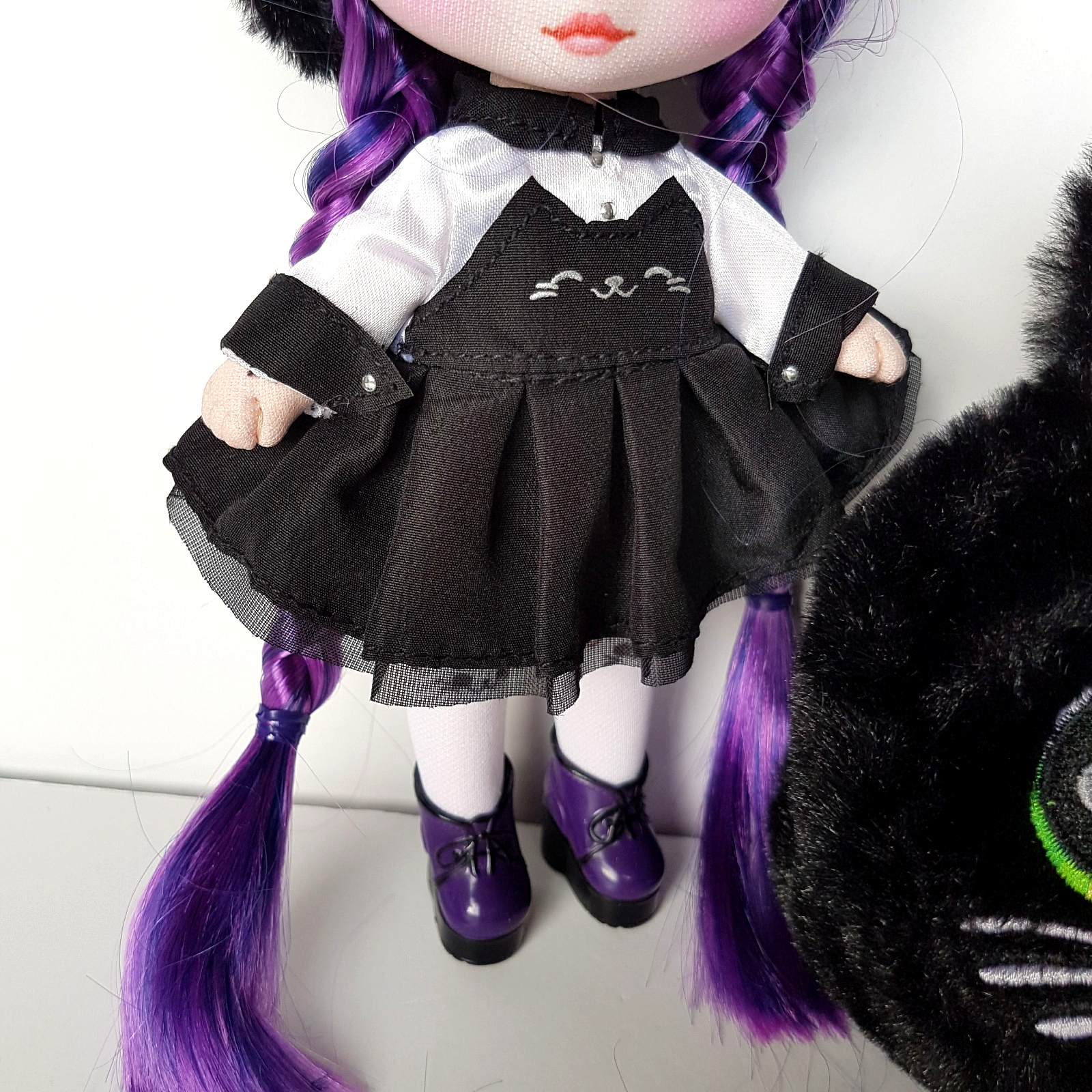 Na! Na! Na! Surprise TUESDAY MEOW Black Kitty Cat Doll Clothes Purse Purple Toy2