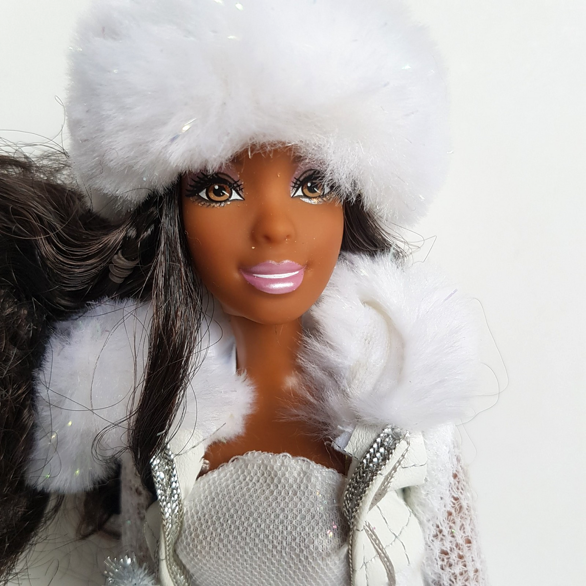 Barbie FASHION FEVER NIKKI Fashion Doll 2006 Outfit NO SHOES Snow Clothes Curly2