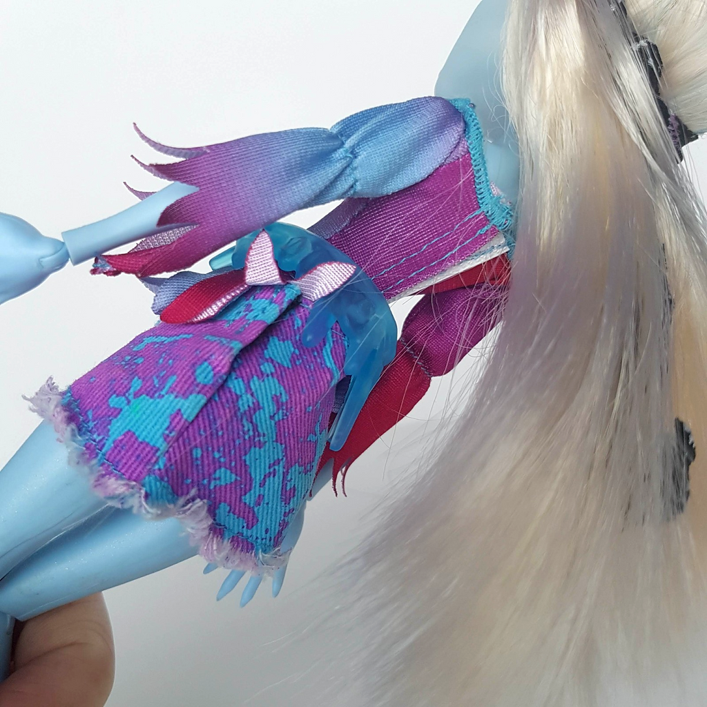 Monster High ABBEY BOMINABLE Music Festival Mattel Blue Fashion Doll Outfit Toy12