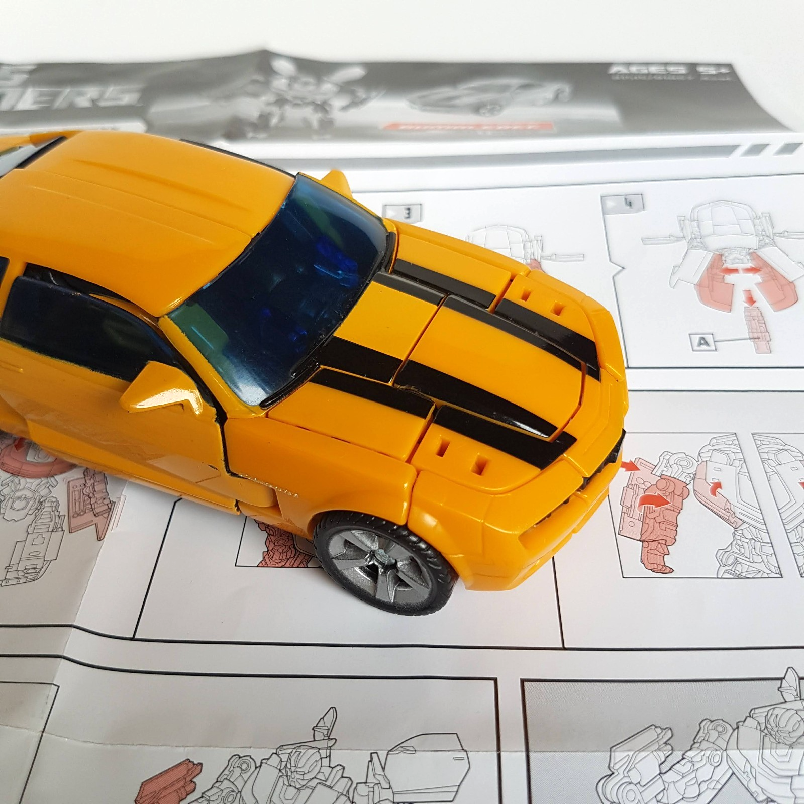 Transformers BUMBLEBEE Camaro Car 2006 14cm Autobot Robot Action Figure Toy EUC4