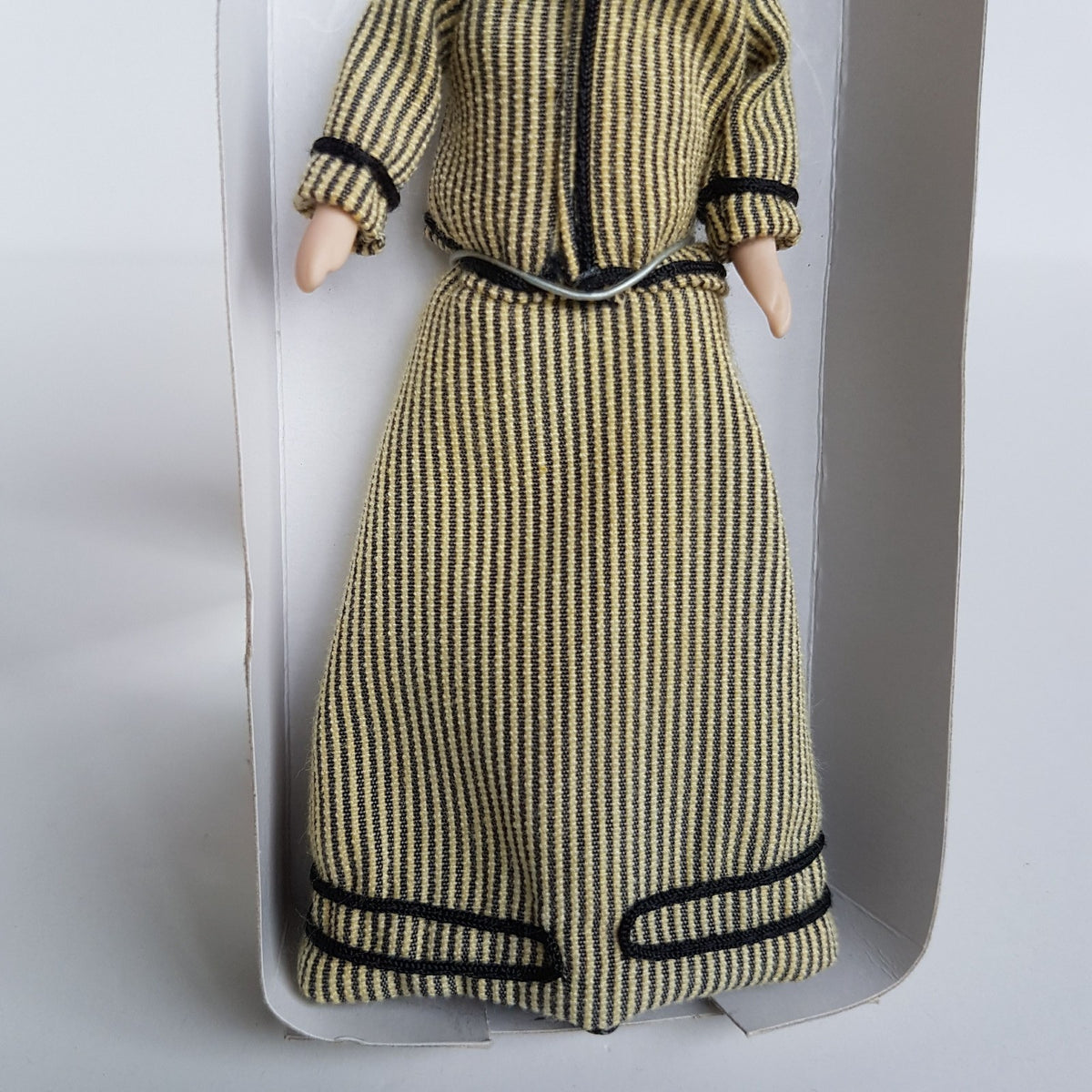 Del Prado Doll House VICTORIAN LADY Doll Woman Stripe Dress BOX Collectible Toy10