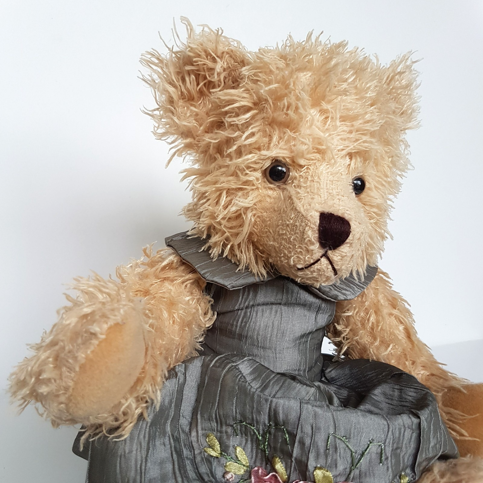 Settler Bears TAFFETA ROSE BEAR Plush 40cm 5 Way Jointed Stuffed Animal Soft Toy1