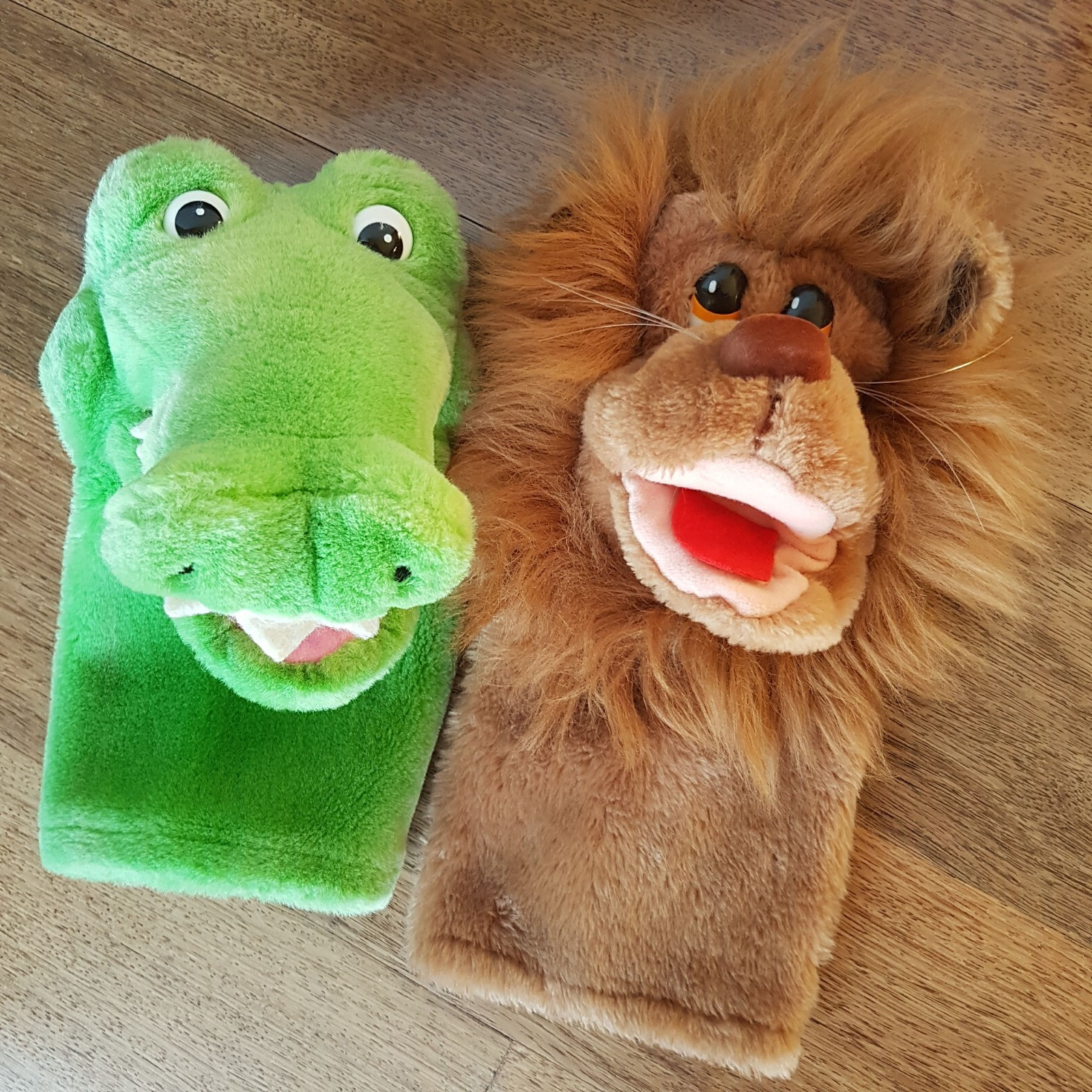 DAKIN Puppet LION & CROCODILE ALLIGATOR Stuffed Animal Vintage Soft Toy Hand1