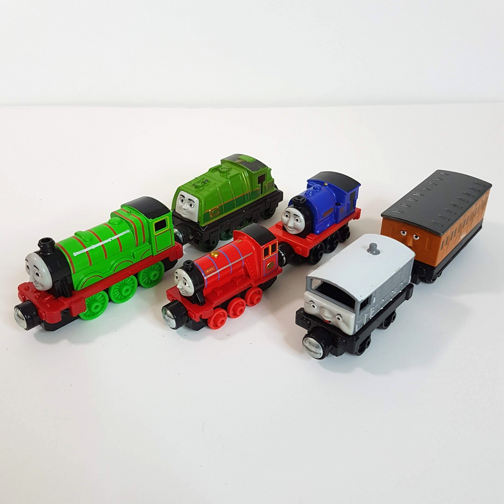 Thomas Die Cast HENRY TOAD MIKE HANDEL ANNIE GATOR Magnet Train Toy Gullane Lot0