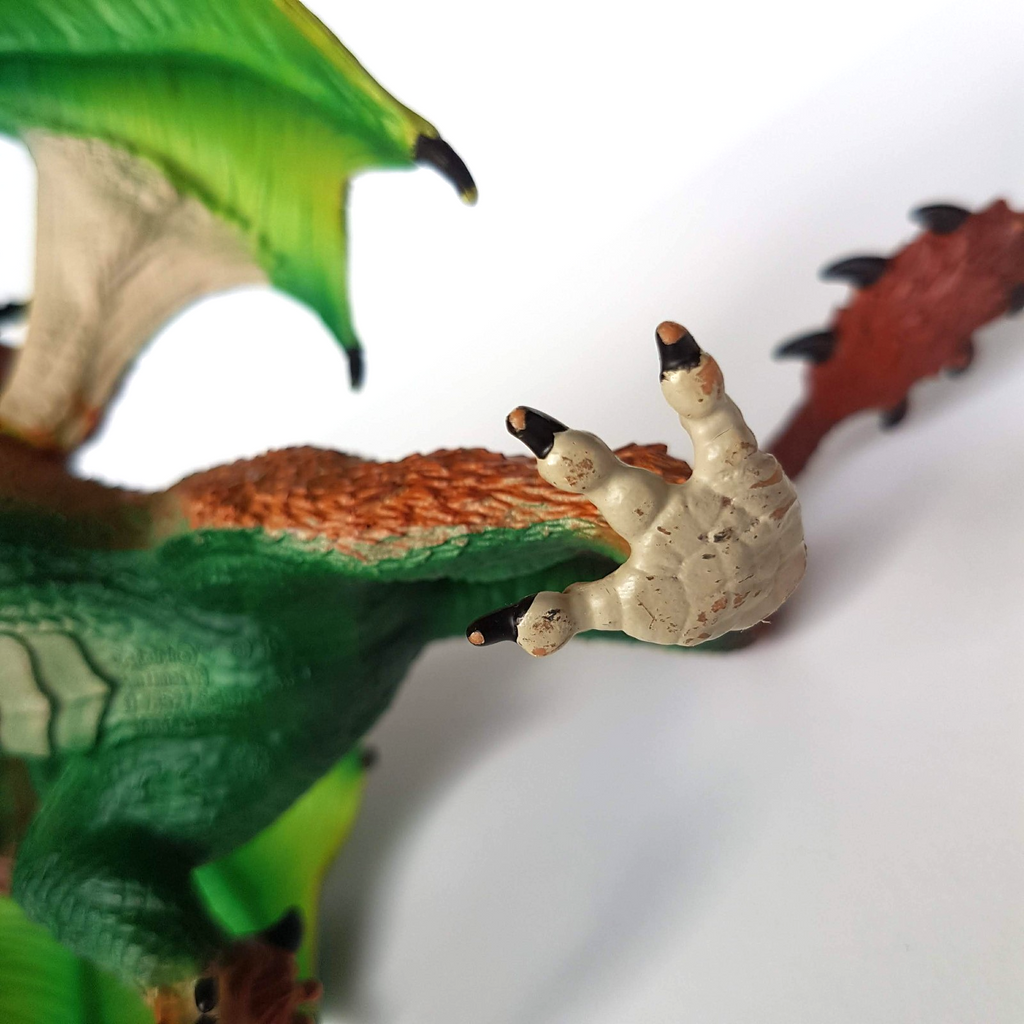 Schleich ELDRADOR POACHED DRAGON Griffin Fantasy Action Figure Moveable Wings16