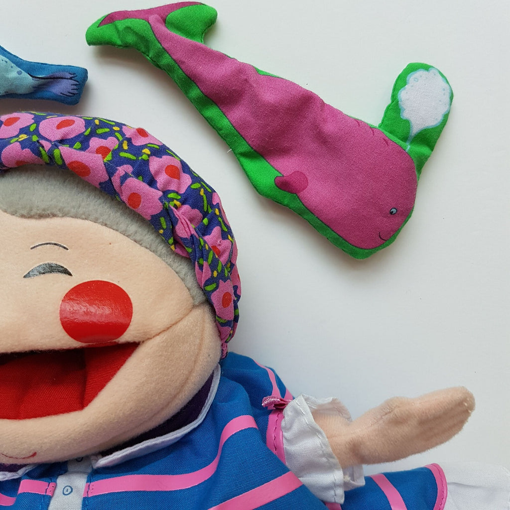 RARE Child's Play OLD LADY WHO SWALLOWED THE SEA Plush Doll Nursery Rhyme Toy2