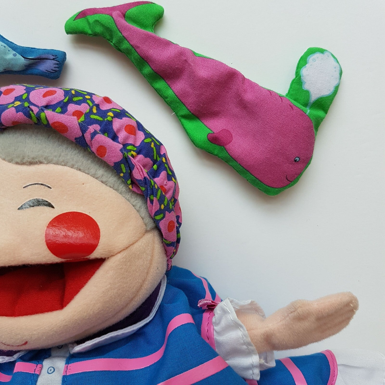RARE Child's Play OLD LADY WHO SWALLOWED THE SEA Plush Doll Nursery Rhyme Toy2
