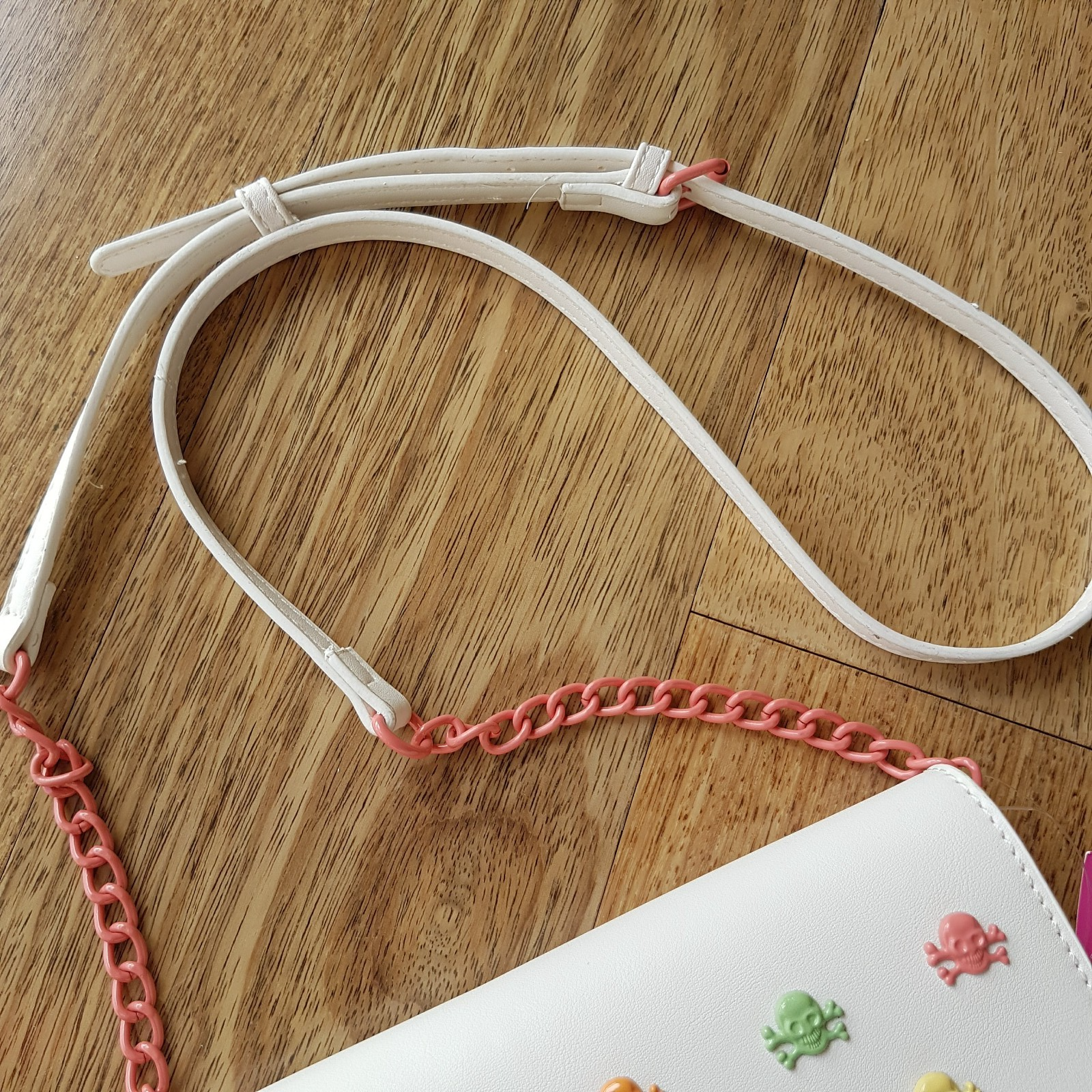 Betsey Johnson SKULL BAG Cross Body White Pastel Gothic Punk TAGS Small Unique3