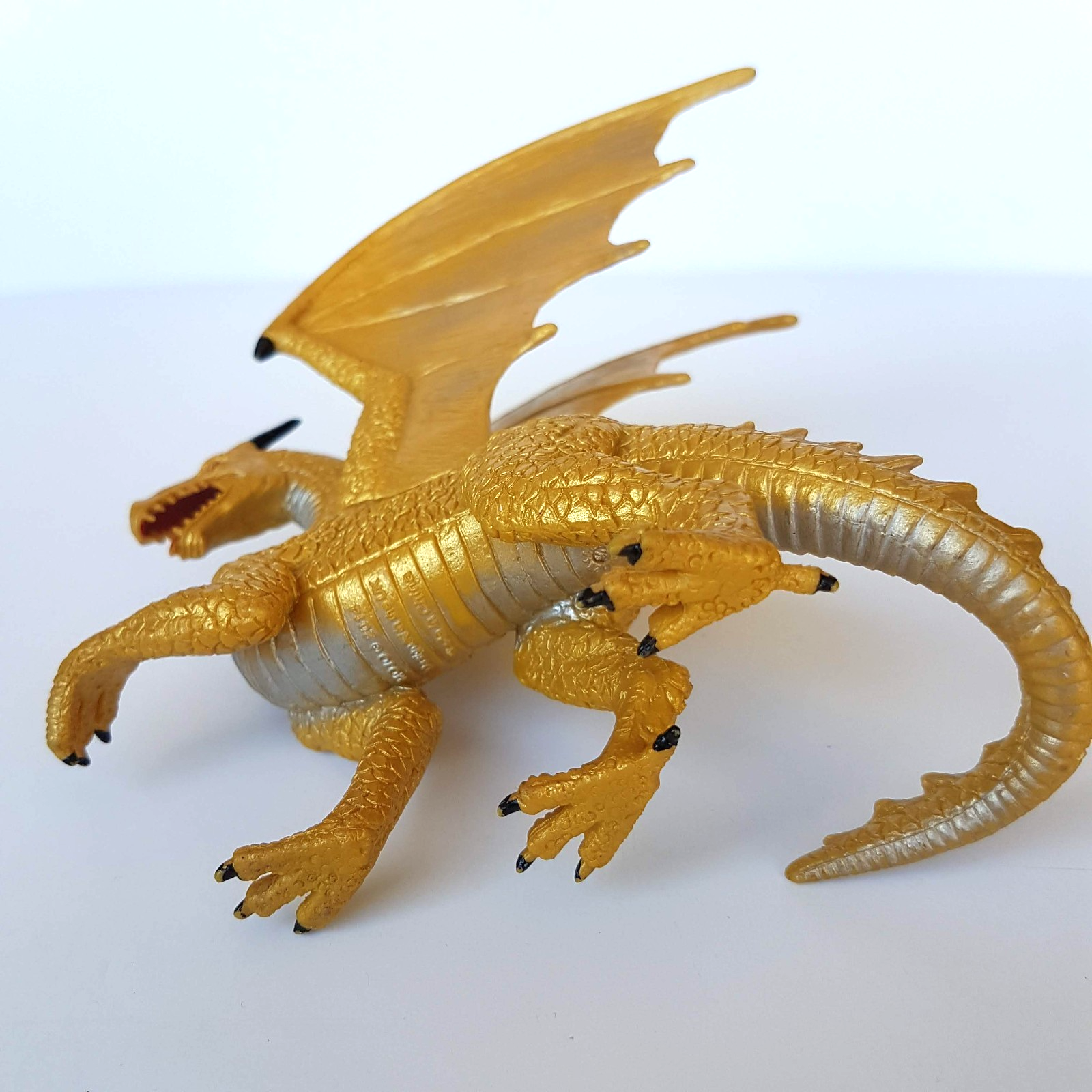 Mojo GOLD DRAGON Action Figure Vinyl Fantasy Mythical 15cm 2014 Medieval Monster8