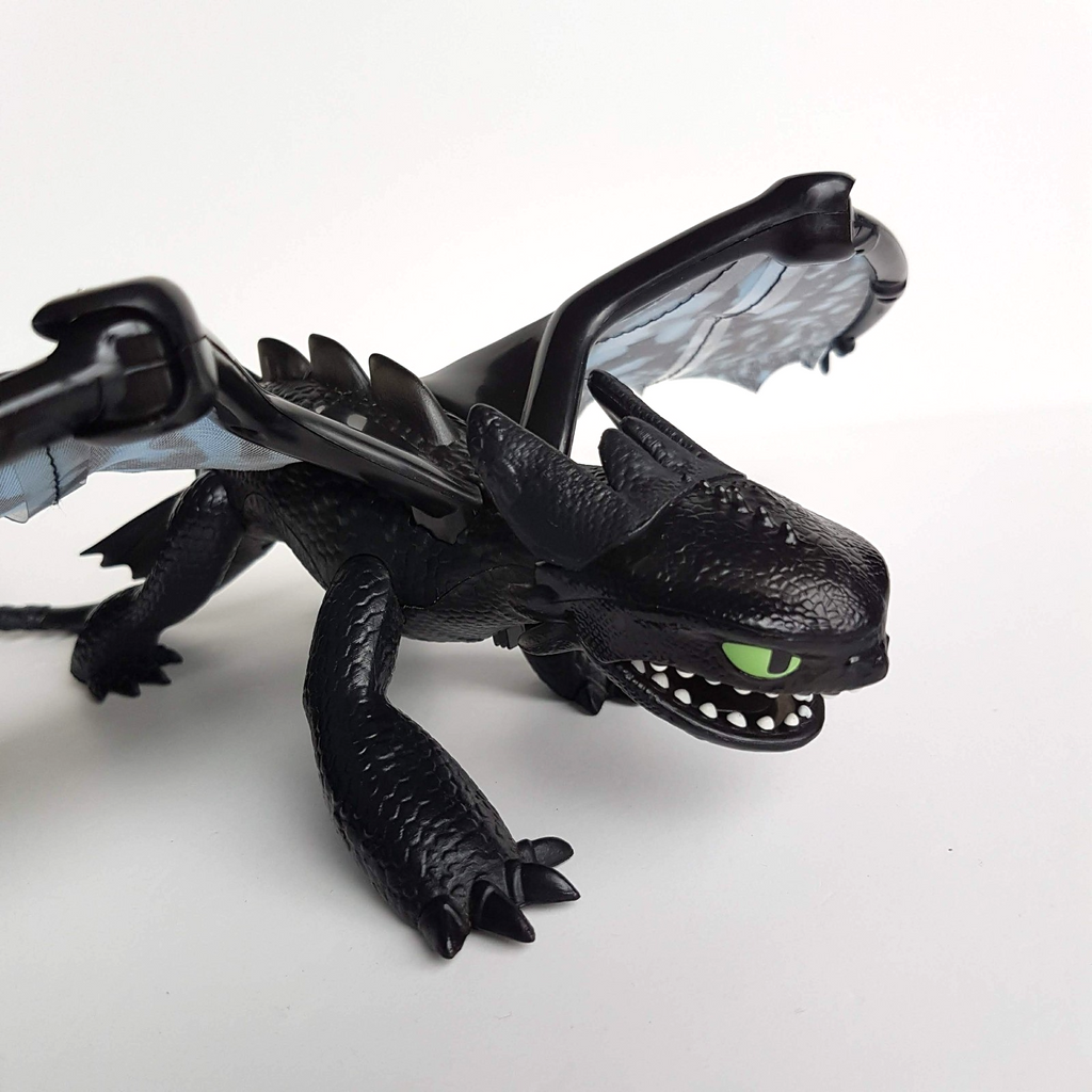How To Train Your Dragon TOOTHLESS Light Sound Action Figure WORKS Dragon Toy1