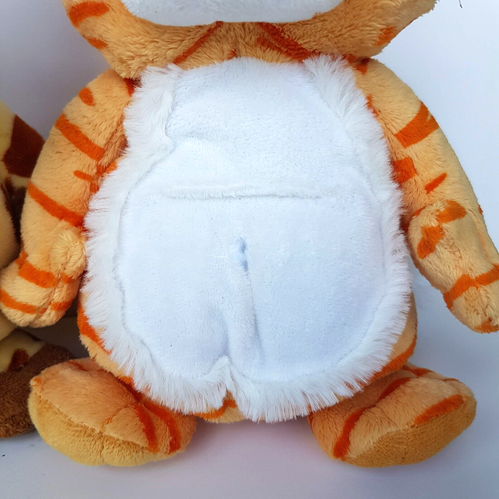 Korimco GIRAFFE + GINGER CAT Plush 28cm Soft Toy Stuffed Animal Belly Button3