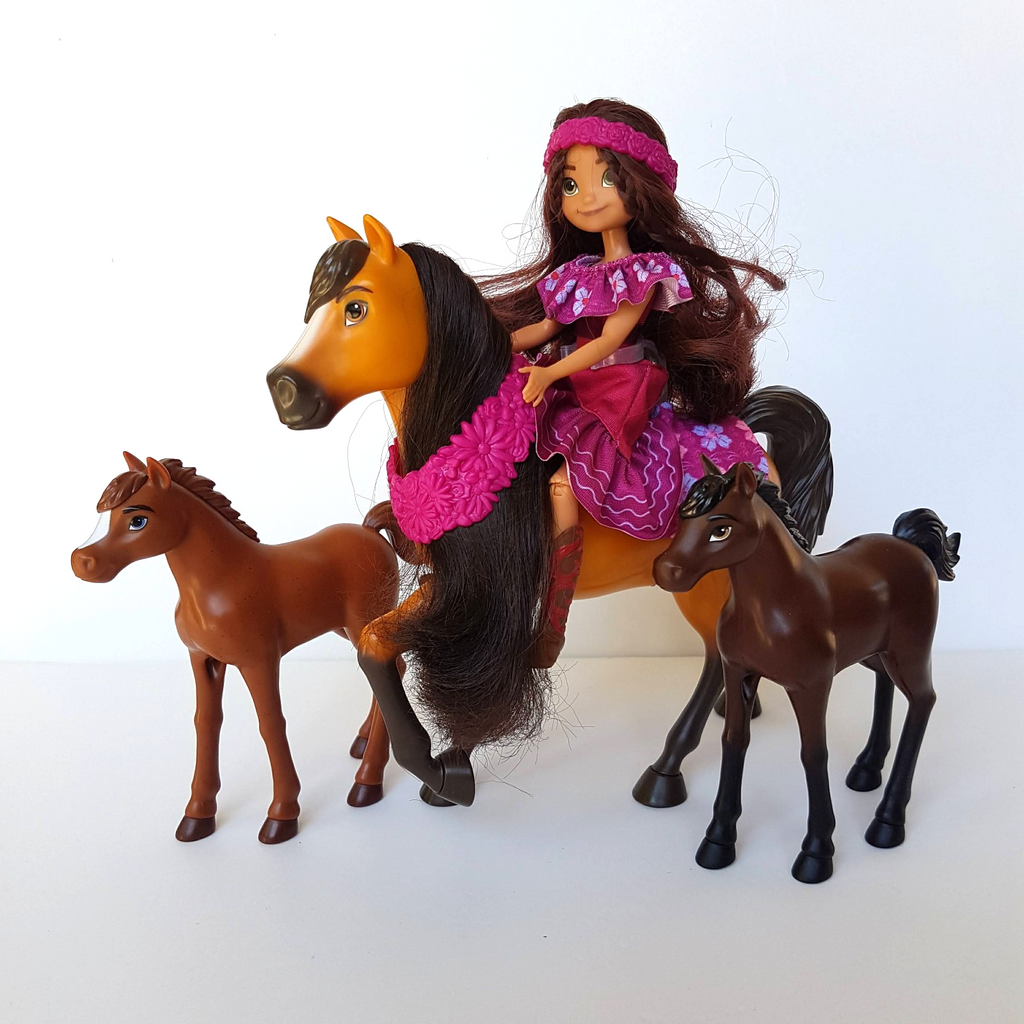 Spirit Untamed MIRADERO FESTIVAL Horse Figure Lucky Pony Doll Playset Foal2
