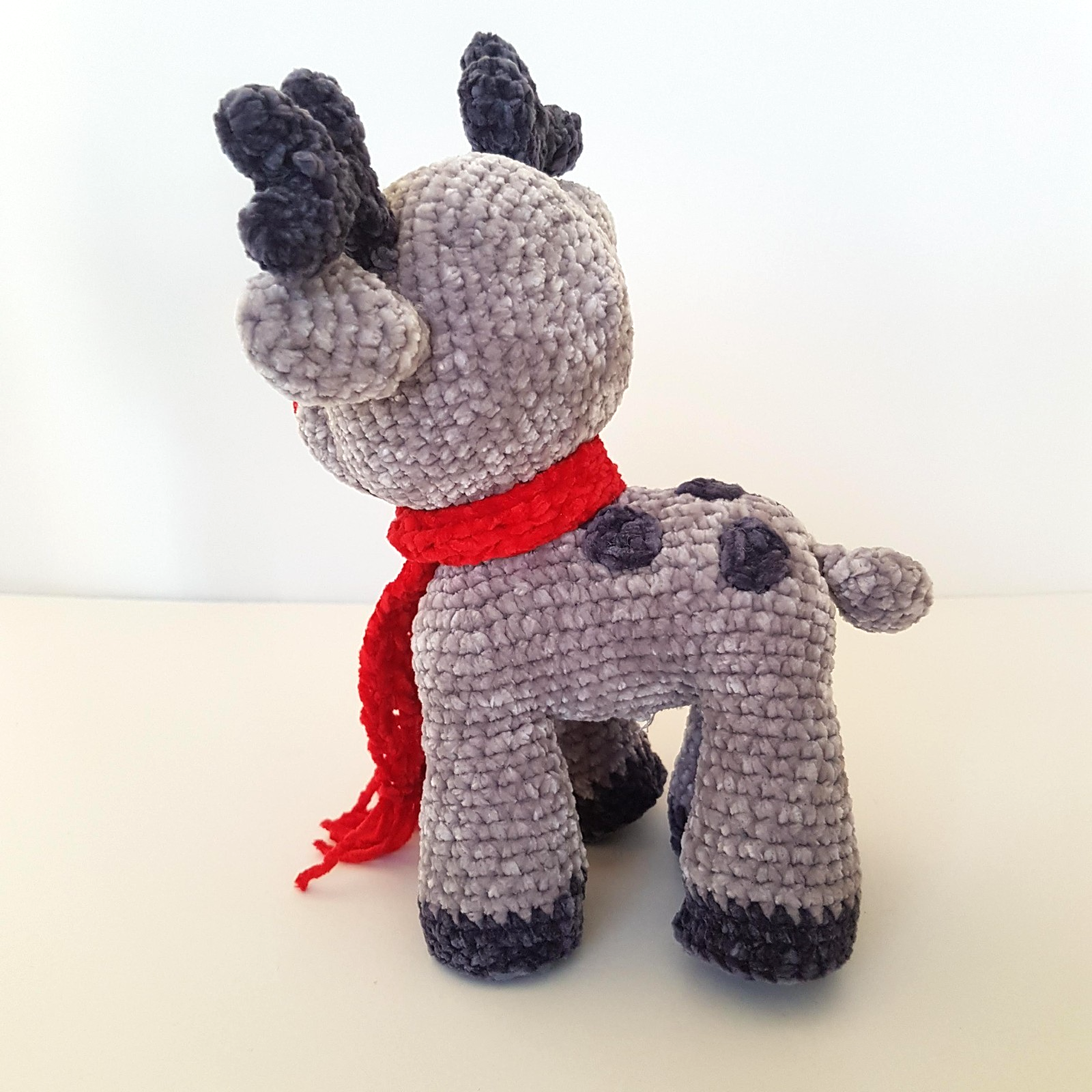 Handmade Crochet CHENILLE CHRISTMAS REINDEER Plush 21cm Soft Toy Stuffed Animal4