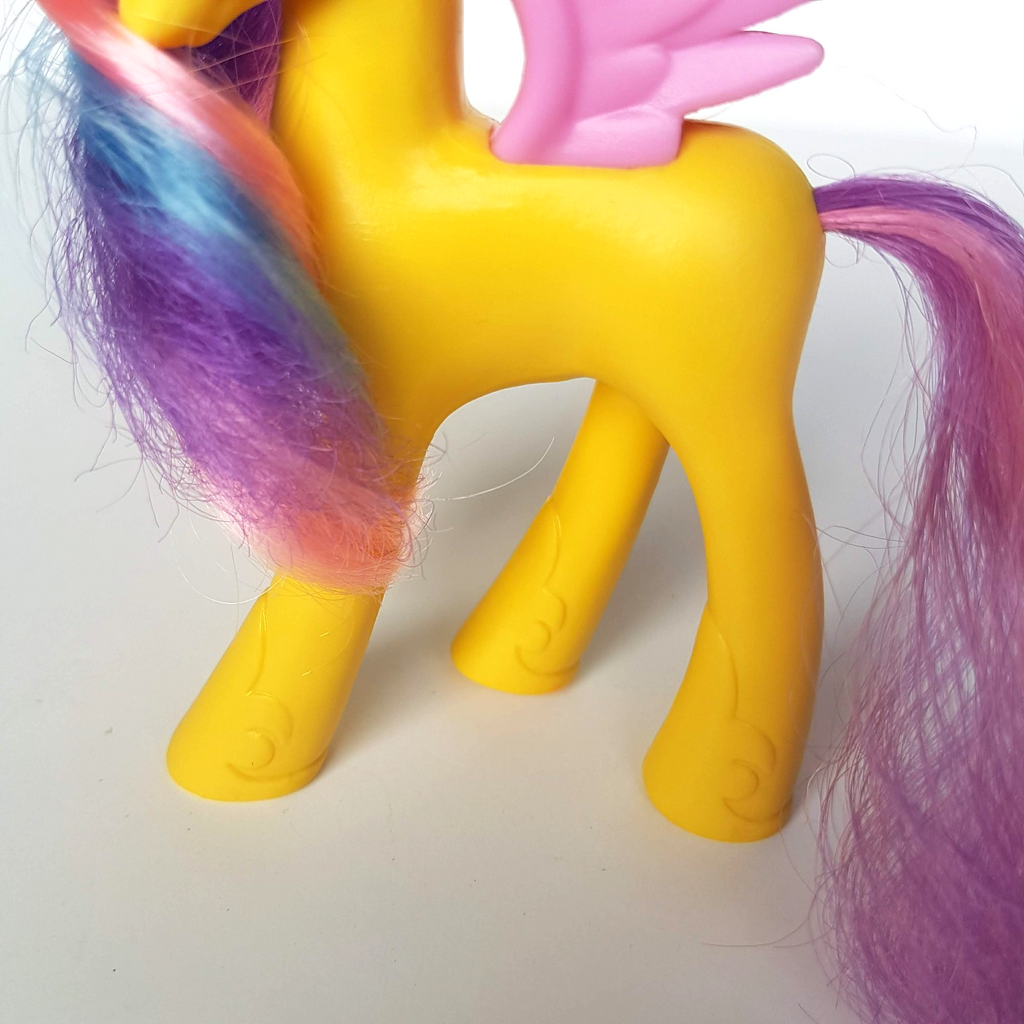 My Little Pony PRINCESS GOLD LILY 2017 Hasbro 14cm PEGASUS Horse Action Figure2