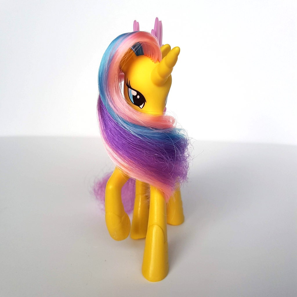 My Little Pony PRINCESS GOLD LILY 2017 Hasbro 14cm PEGASUS Horse Action Figure7