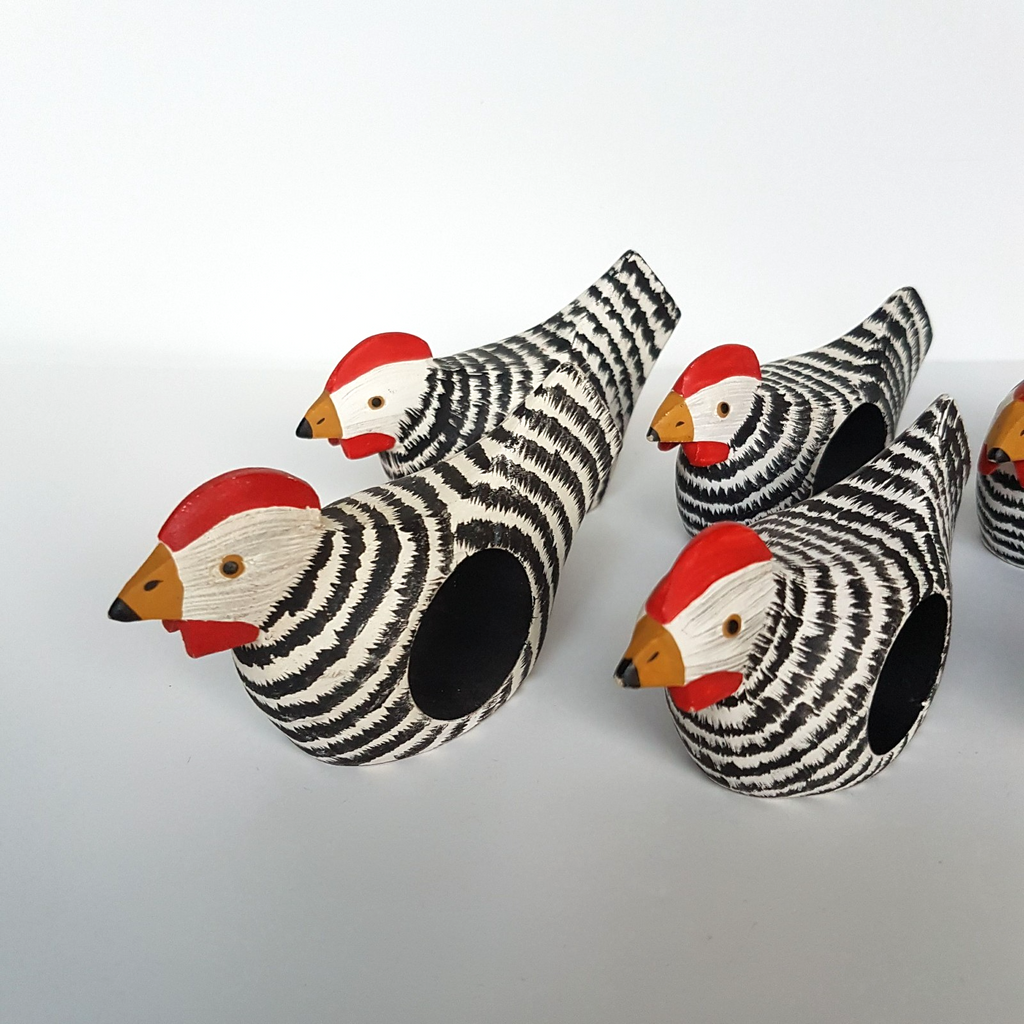 VTG ROOSTER NAPKIN RINGS Folk Art Decorative Bird Wooden Hand Painted Animal1