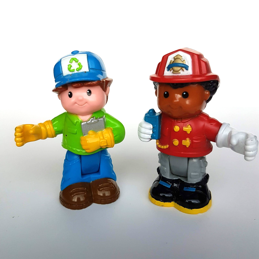 Little People POSEABLE FIRE FIGHTER RECYCLER RYAN Doll Figures Fisher Price Toy0