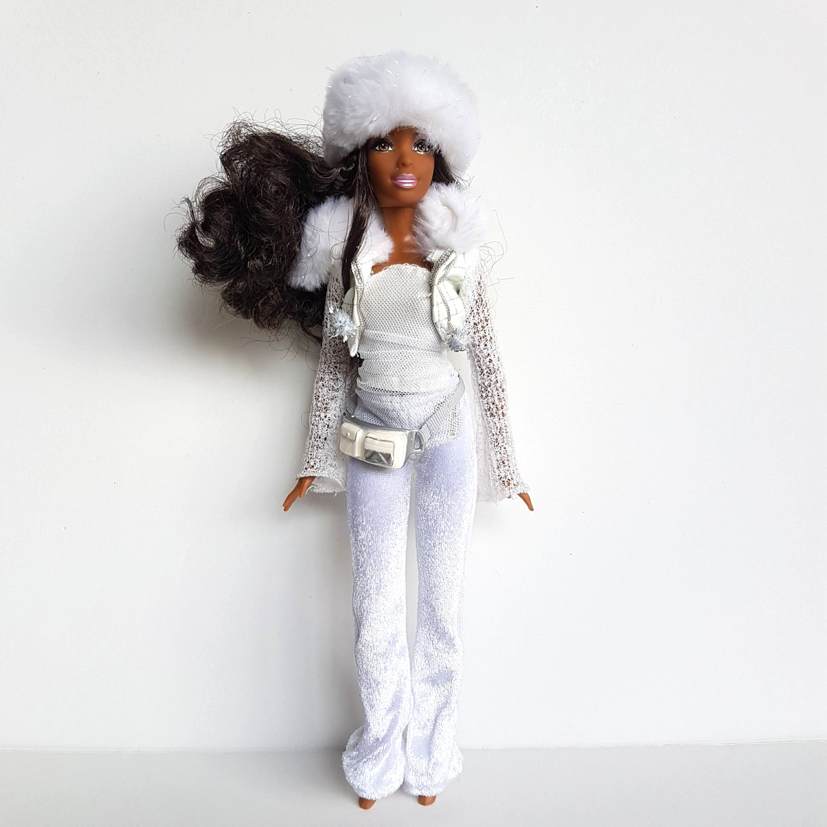 Barbie FASHION FEVER NIKKI Fashion Doll 2006 Outfit NO SHOES Snow Clothes Curly0