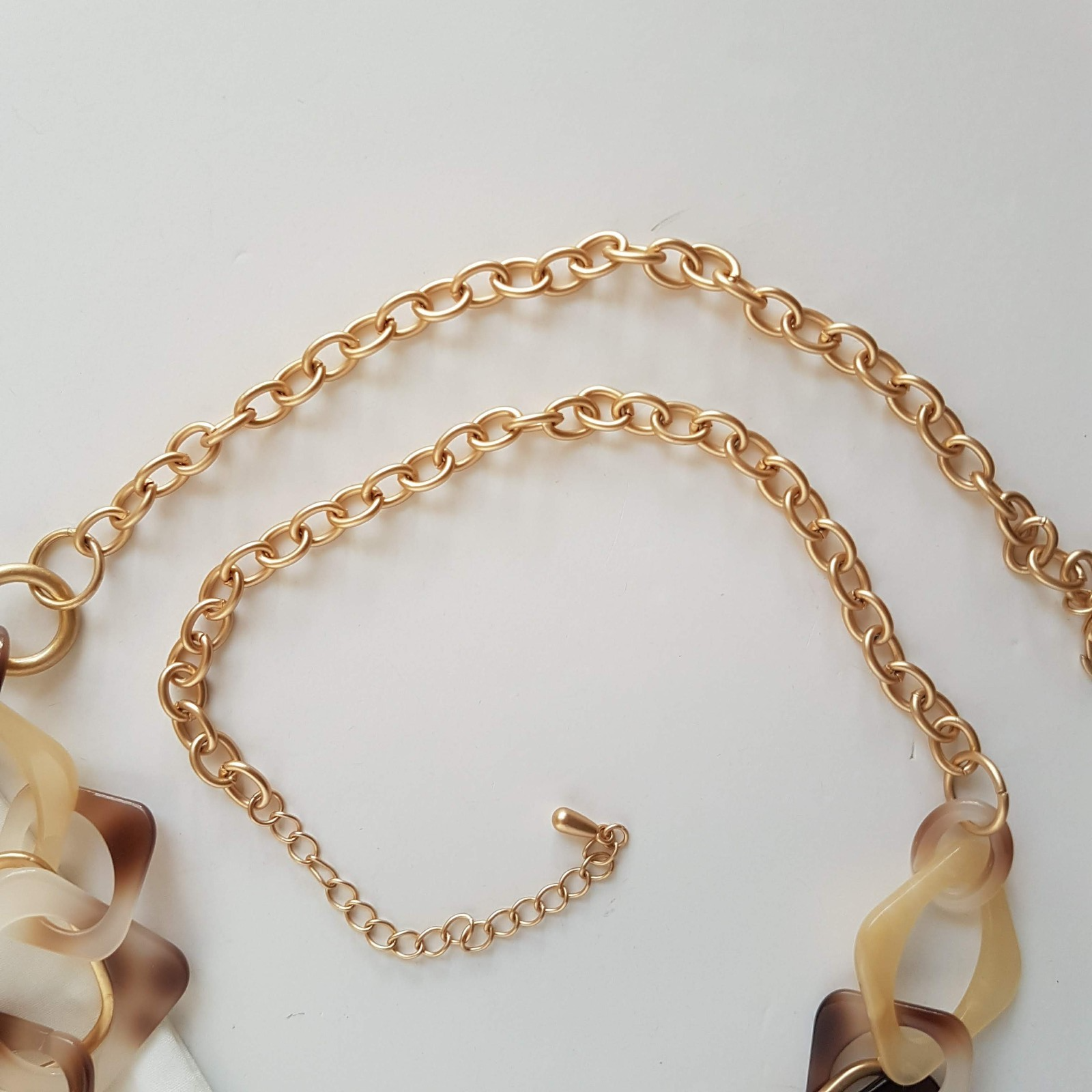 Blue Illusion TORTOISESHELL PATTERN NECKLACE Statement Neutral Beach Cream Brown4