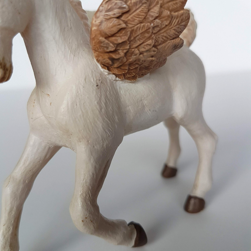 2011 PAPO 9cm BABY PEGASUS Magic Fantasy Horse Figure Figurine White Gold Toy #110